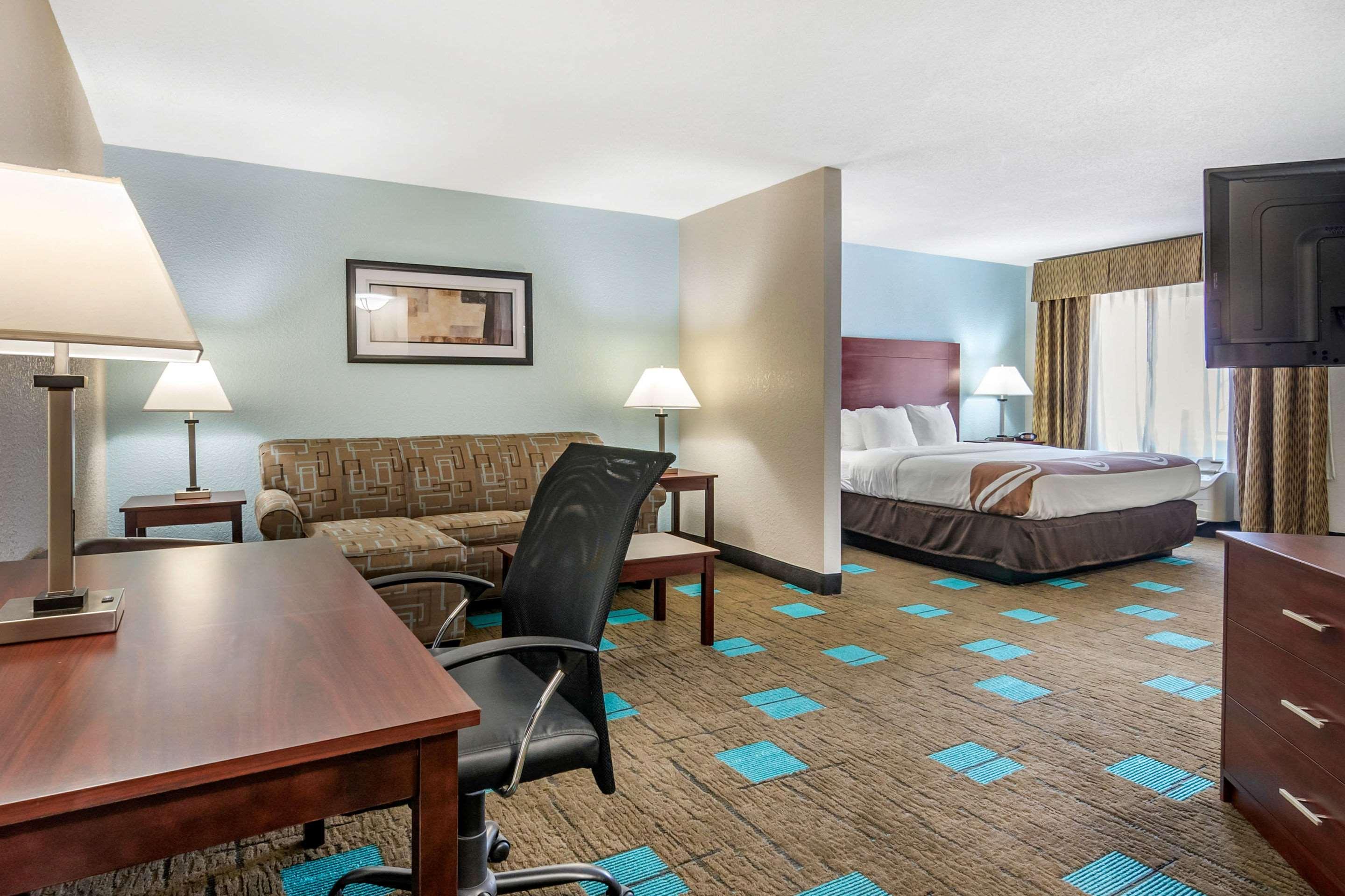 Quality Suites Kansas City International Airport Exterior foto